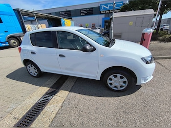 Used Dacia Sandero 2014 for sale - 79404738: Photo