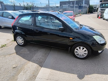 Used Ford Fiesta 2004 for sale - 75690576: Photo
