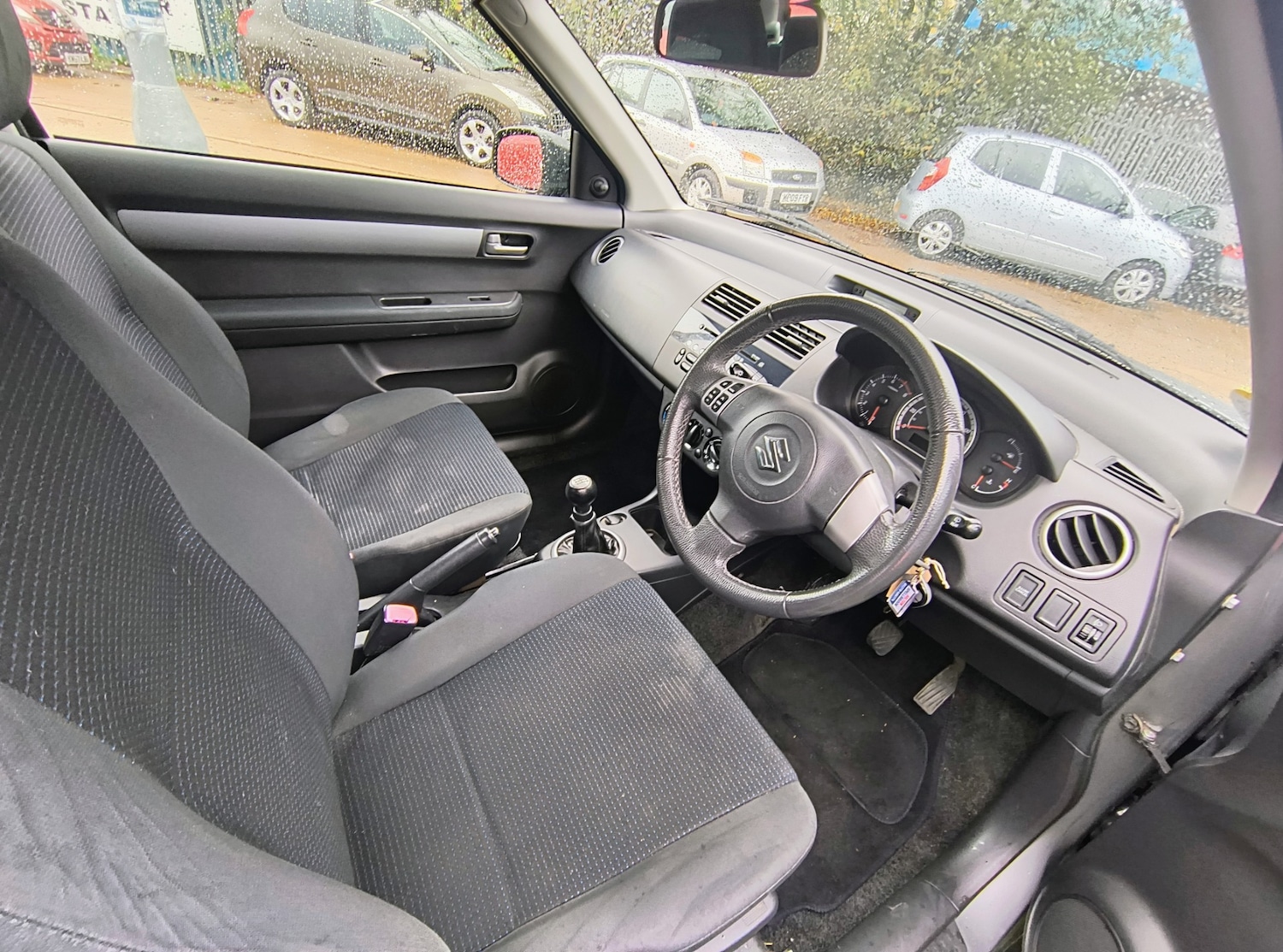Used Suzuki Swift 2010 for sale - 76321759: Photo 16