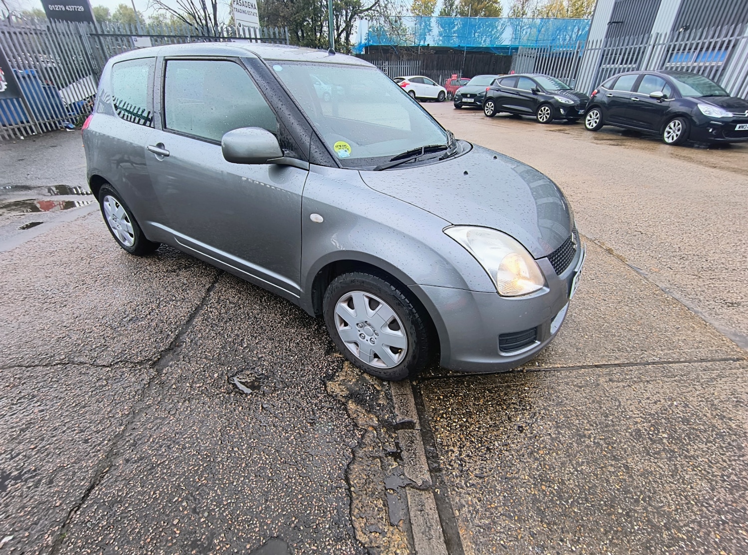 Used Suzuki Swift 2010 for sale - 76321759: Photo 3