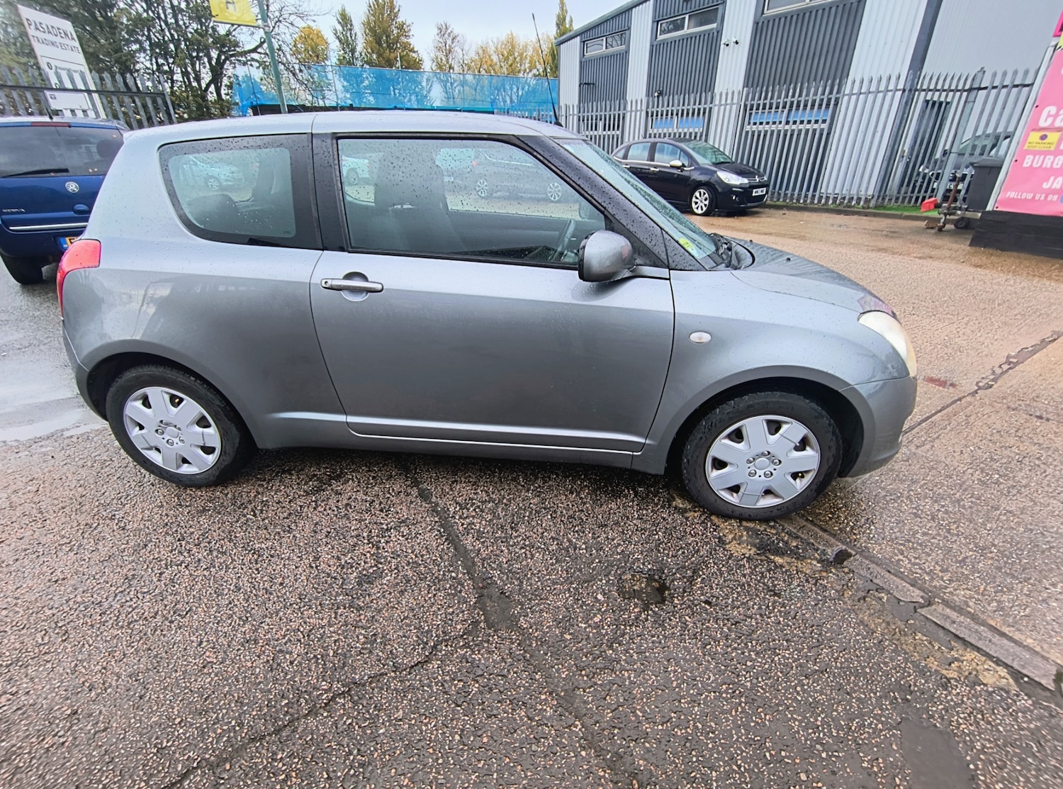 Used Suzuki Swift 2010 for sale - 76321759: Photo 4