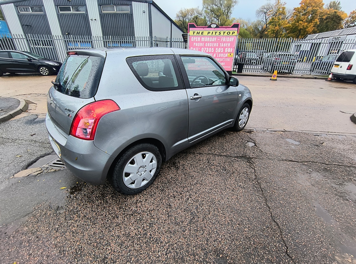 Used Suzuki Swift 2010 for sale - 76321759: Photo 8