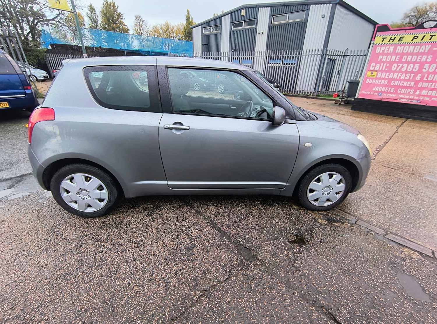 Used Suzuki Swift 2010 for sale - 76321759: Photo 9