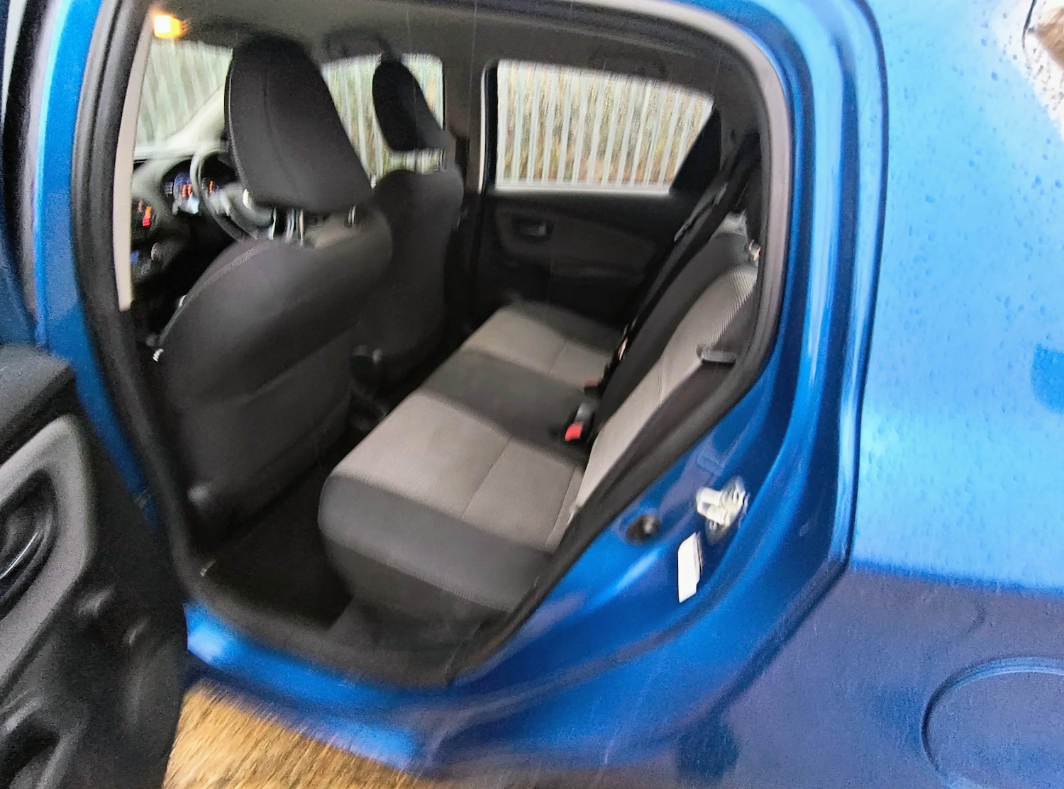 Used Toyota Yaris 2015 for sale - 77221053: Photo 15