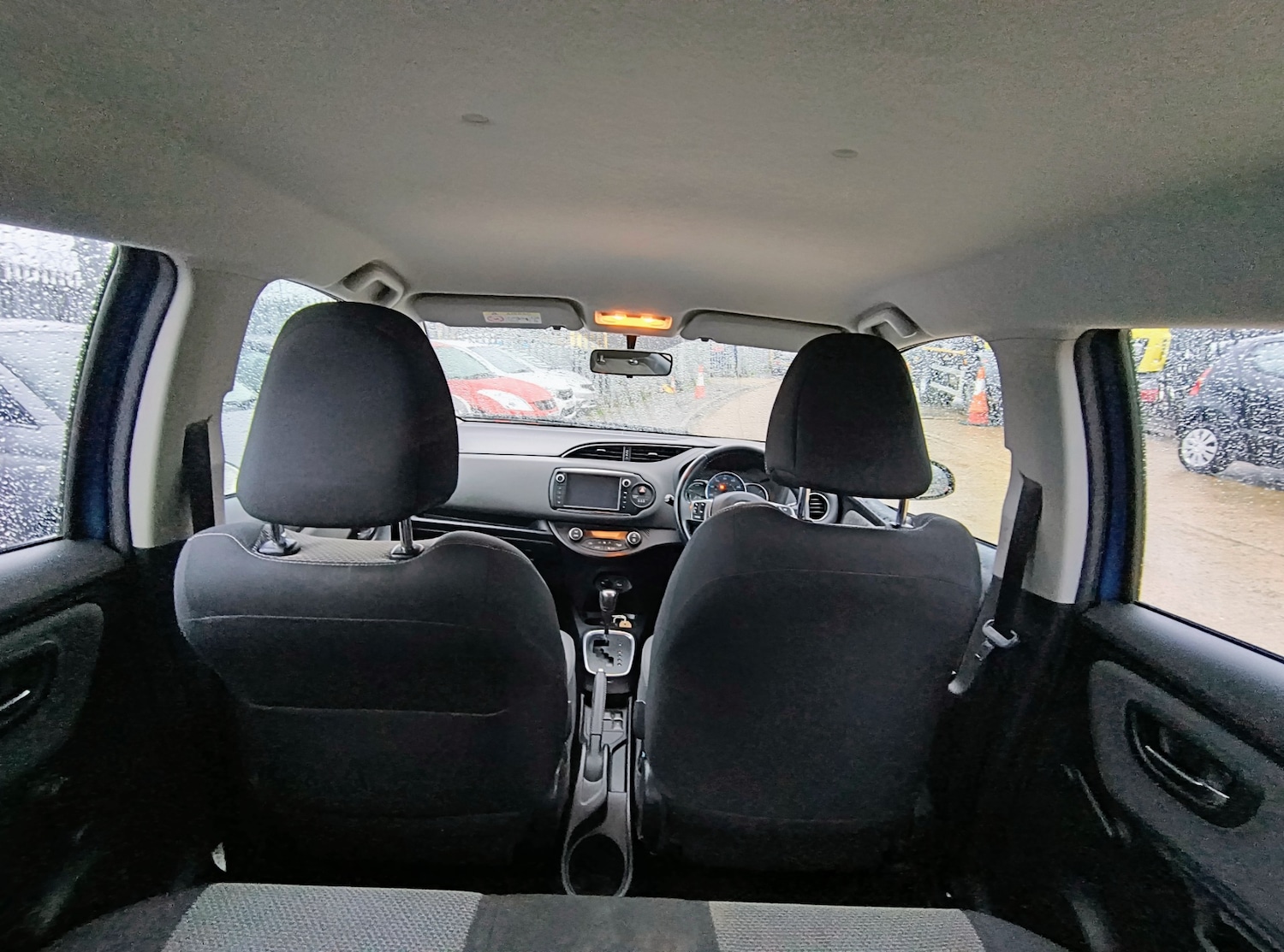 Used Toyota Yaris 2015 for sale - 77221053: Photo 19