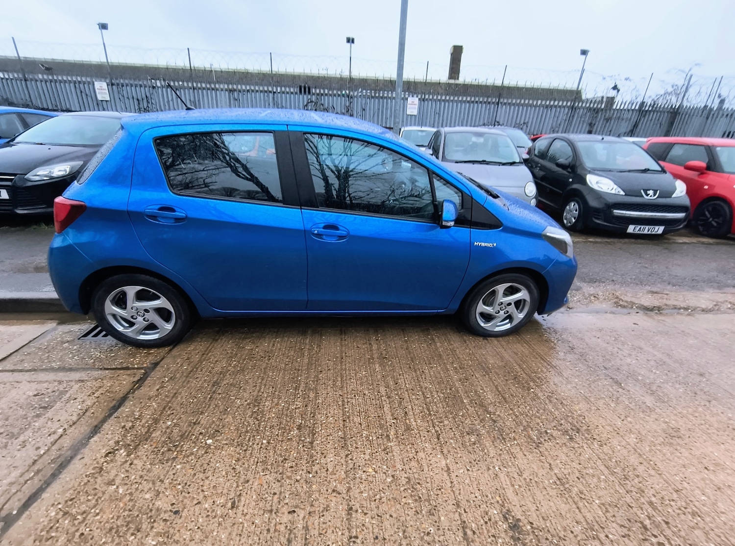 Used Toyota Yaris 2015 for sale - 77221053: Photo 5