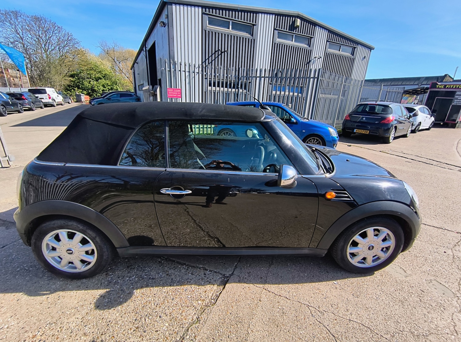 Used MINI Convertible 2012 for sale - 77974010: Photo 15