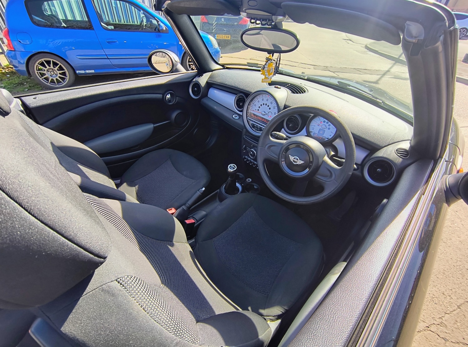 Used MINI Convertible 2012 for sale - 77974010: Photo 9