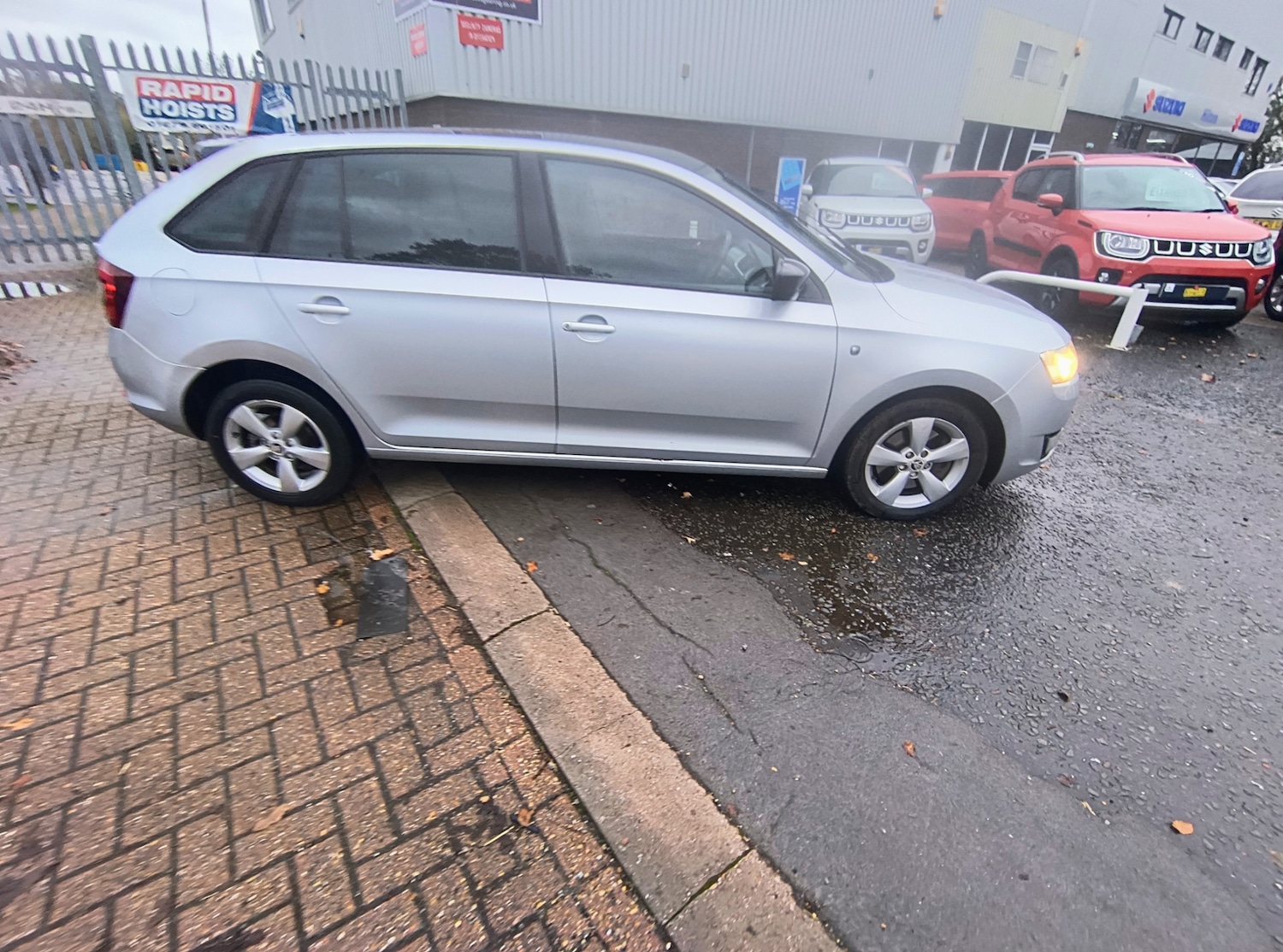 Used Skoda Rapid Spaceback 2014 for sale - 76664304: Photo 4