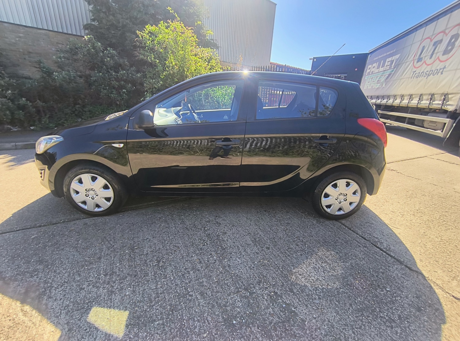 Used Hyundai i20 2013 for sale - 78150768: Photo 2