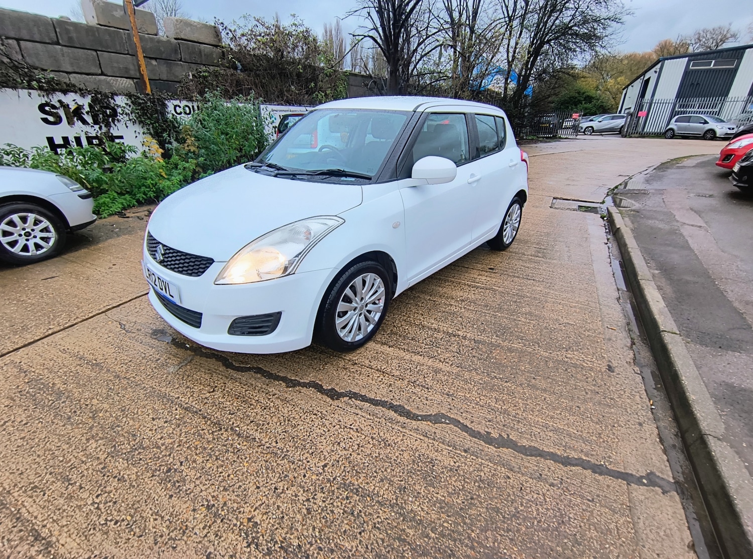 Used Suzuki Swift 2012 for sale - 76748991: Photo 1
