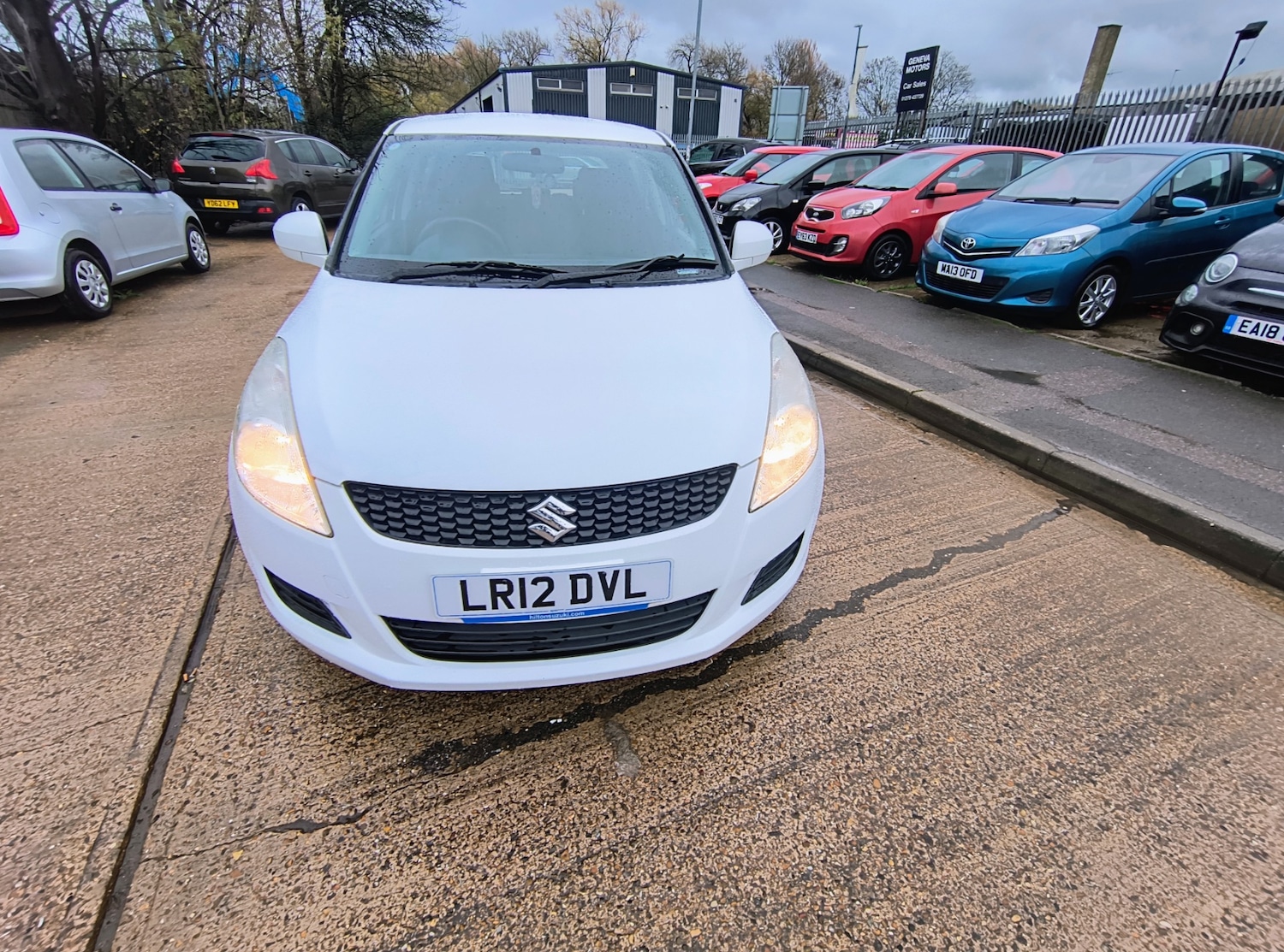 Used Suzuki Swift 2012 for sale - 76748991: Photo 2