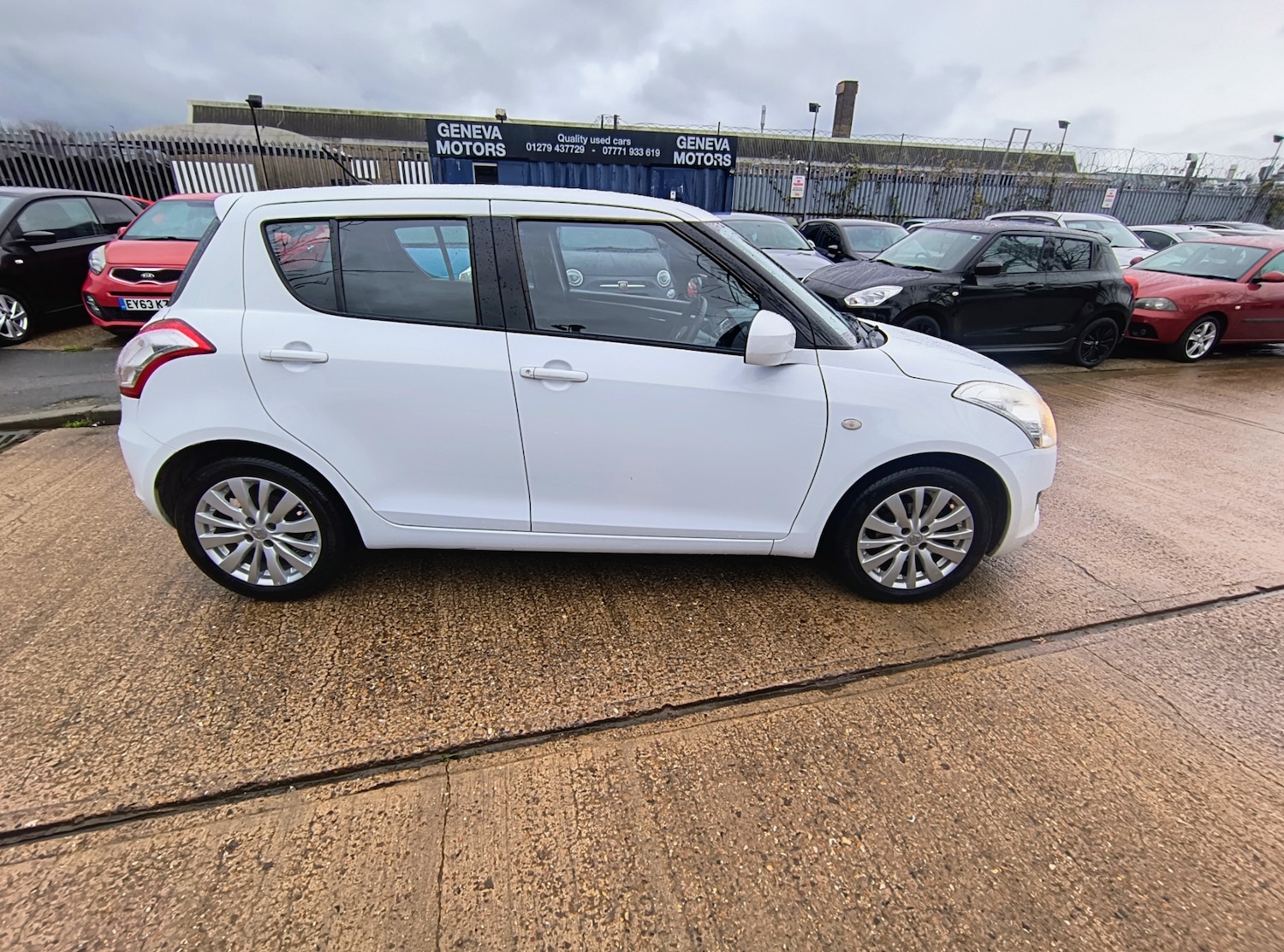 Used Suzuki Swift 2012 for sale - 76748991: Photo 4