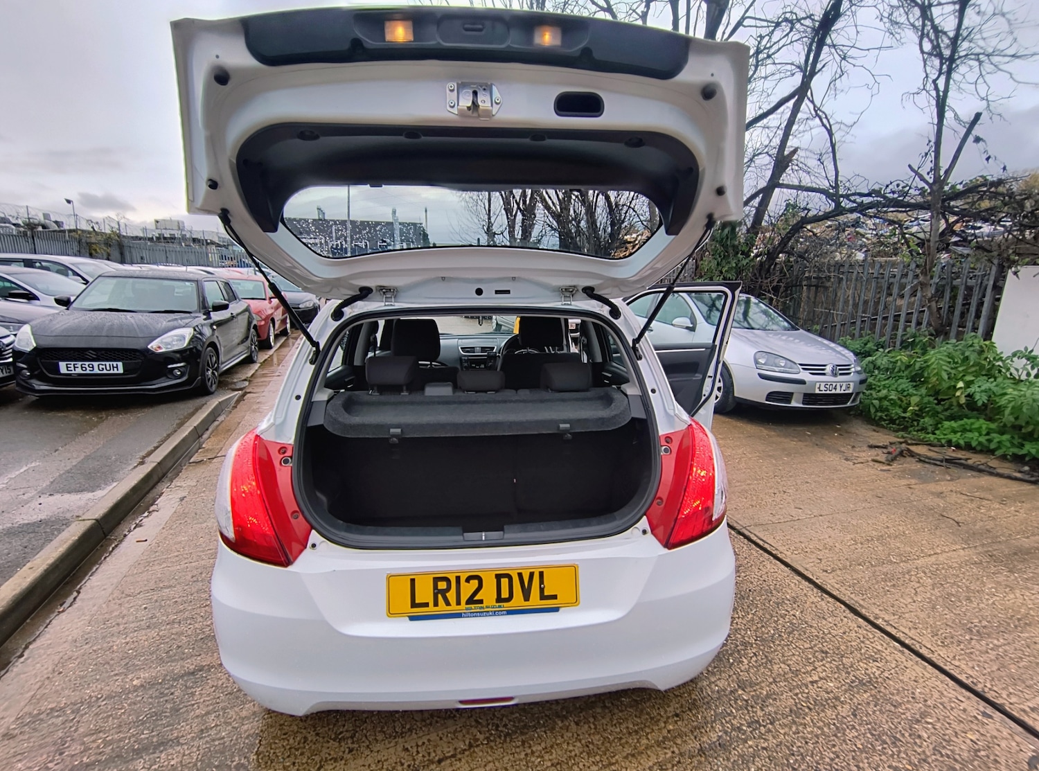 Used Suzuki Swift 2012 for sale - 76748991: Photo 8