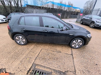 Used Volkswagen Golf 2018 for sale - 77337692: Photo