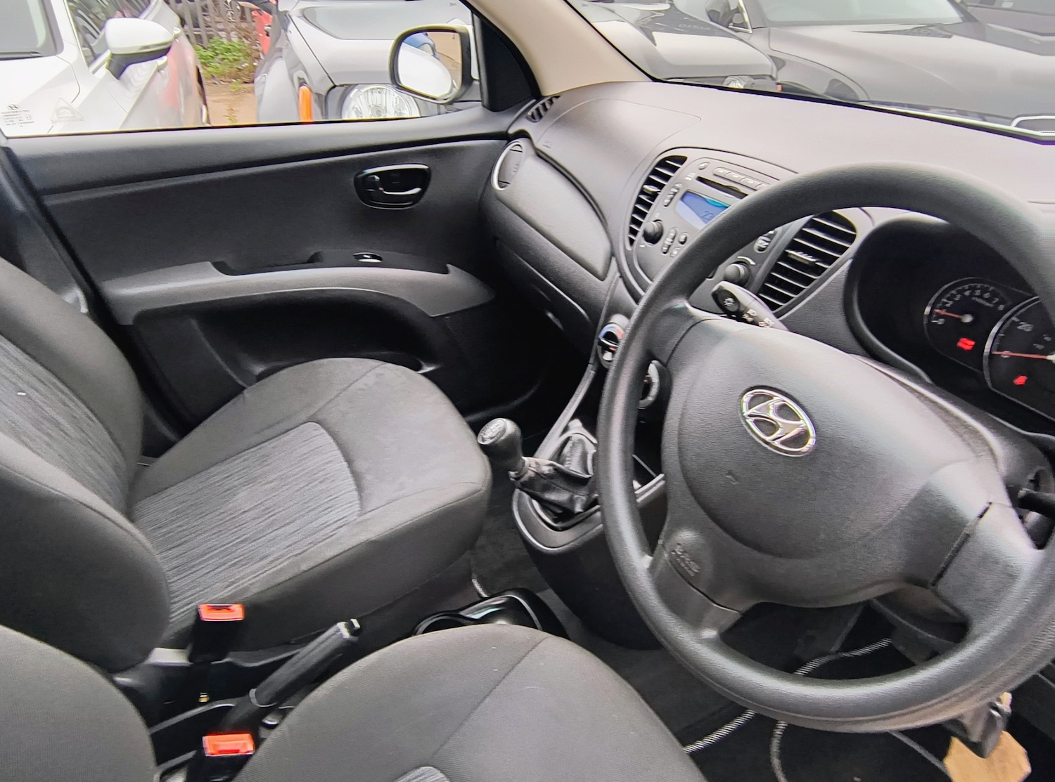 Used Hyundai i10 2013 for sale - 77915459: Photo 13