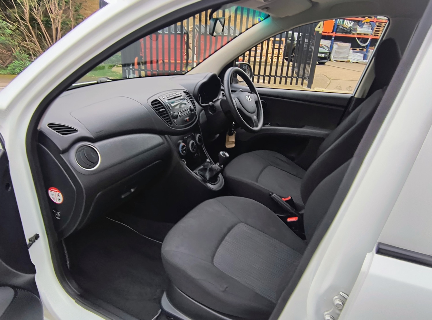 Used Hyundai i10 2013 for sale - 77915459: Photo 15