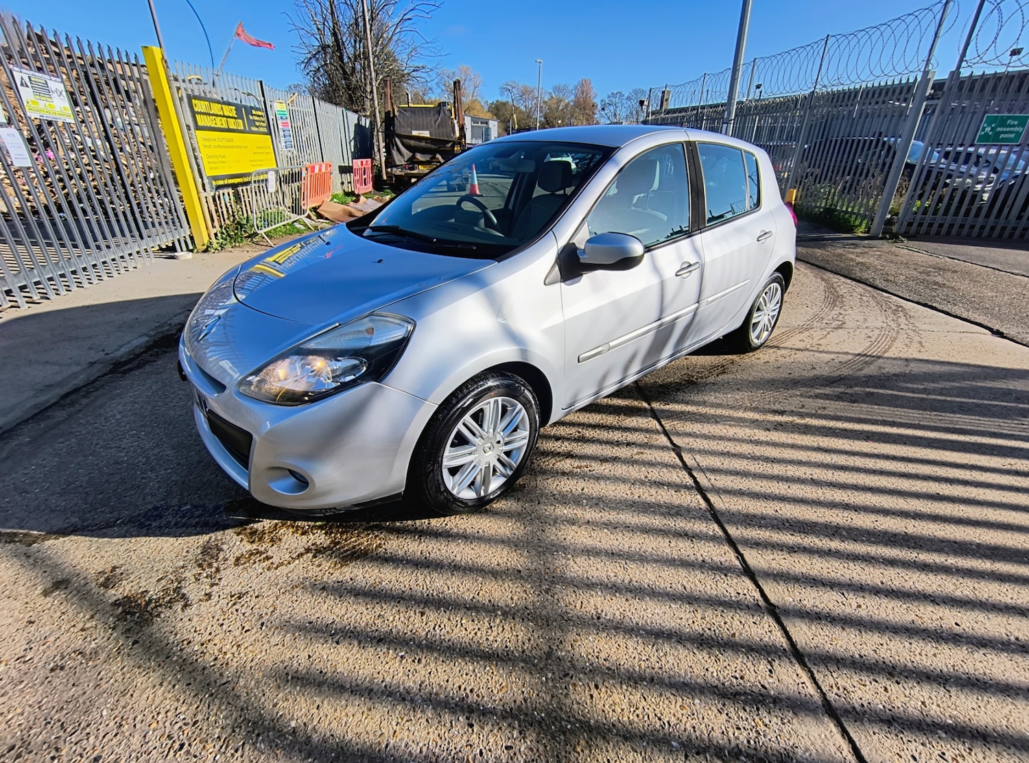Used Renault Clio 2010 for sale - 76599537: Photo 4