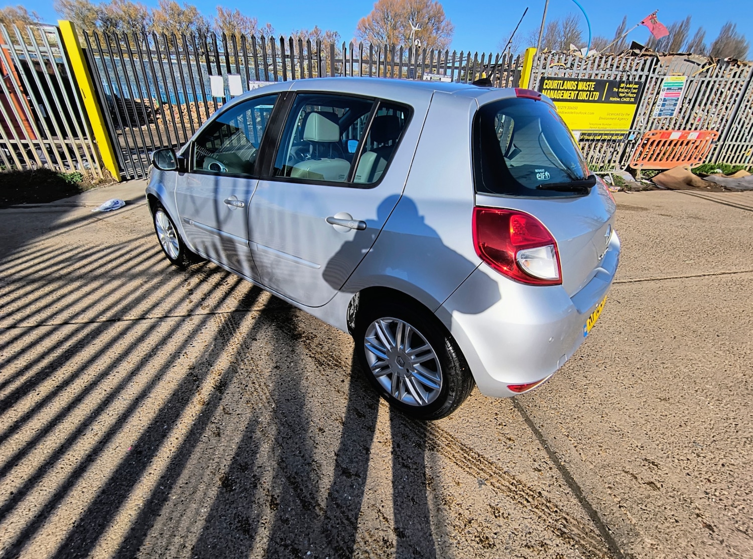 Used Renault Clio 2010 for sale - 76599537: Photo 6