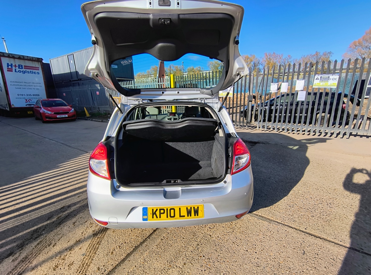 Used Renault Clio 2010 for sale - 76599537: Photo 8