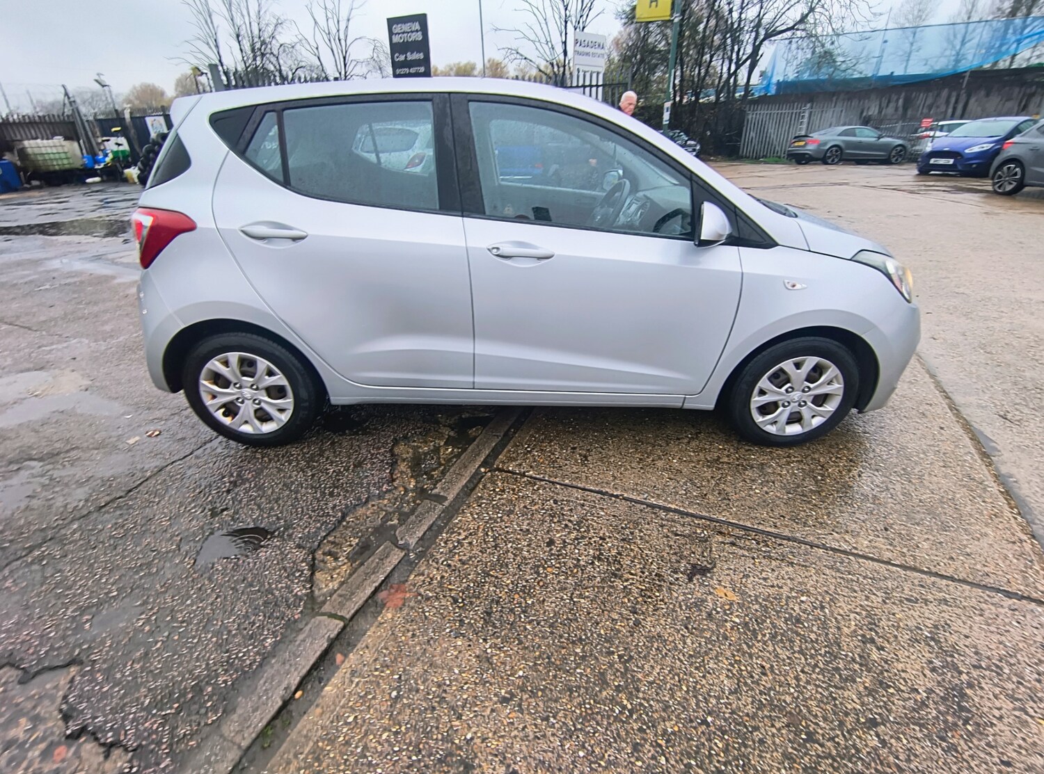 Used Hyundai i10 2015 for sale - 76578417: Photo 4