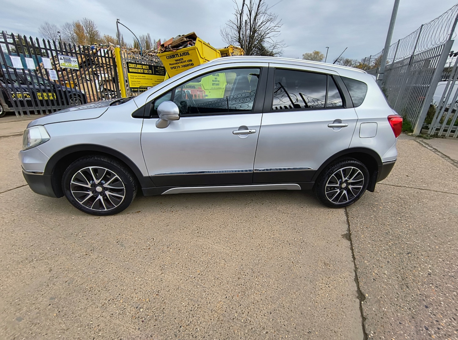 Used Suzuki SX4 S-Cross 2014 for sale - 76463835: Photo 2