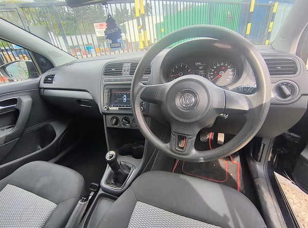 Used Volkswagen Polo 2011 for sale - 76170940: Photo 12