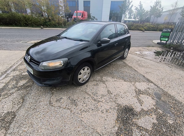 Used Volkswagen Polo 2011 for sale - 76170940: Photo 1