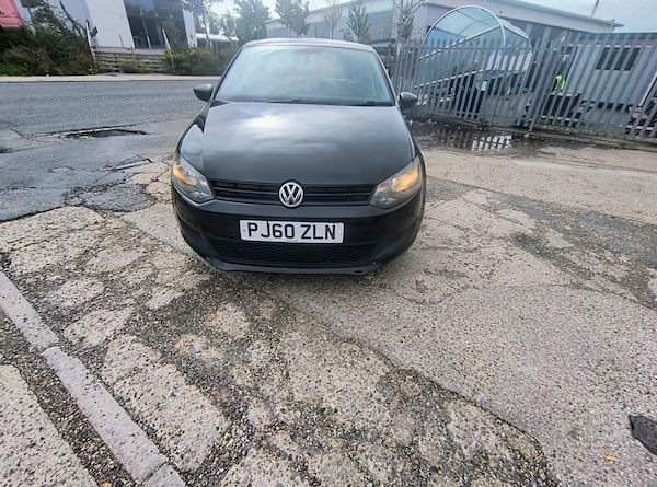 Used Volkswagen Polo 2011 for sale - 76170940: Photo 2