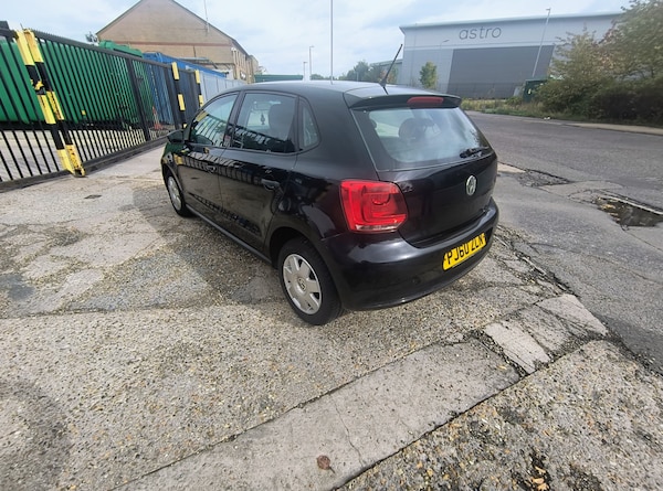 Used Volkswagen Polo 2011 for sale - 76170940: Photo 7
