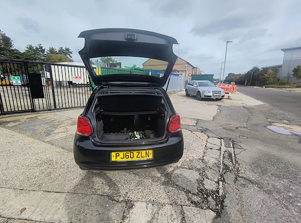 Used Volkswagen Polo 2011 for sale - 76170940: Photo 8