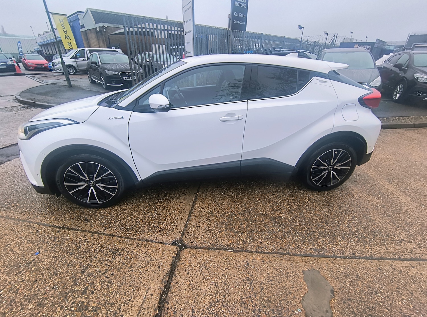 Used Toyota C-HR 2017 for sale - 77409248: Photo 2