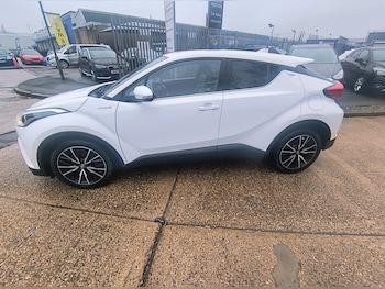 Used Toyota C-HR 2017 for sale - 77409248: Photo