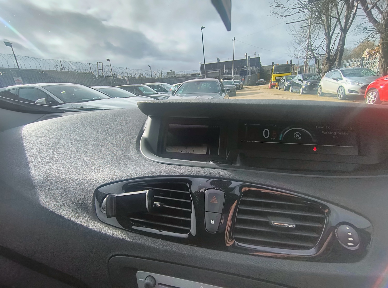 Used Renault Scenic 2015 for sale - 77529789: Photo 10