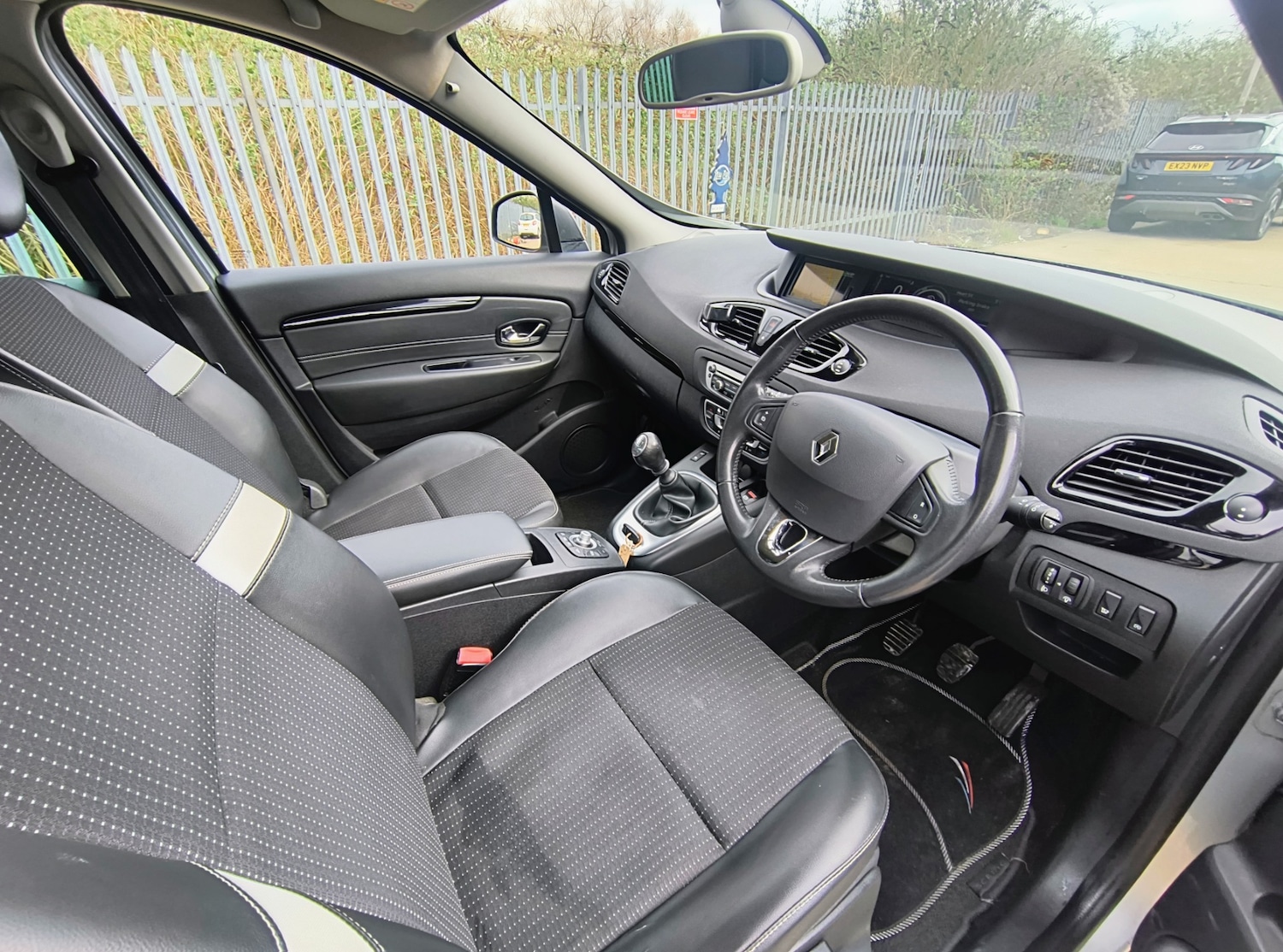 Used Renault Scenic 2015 for sale - 77529789: Photo 18