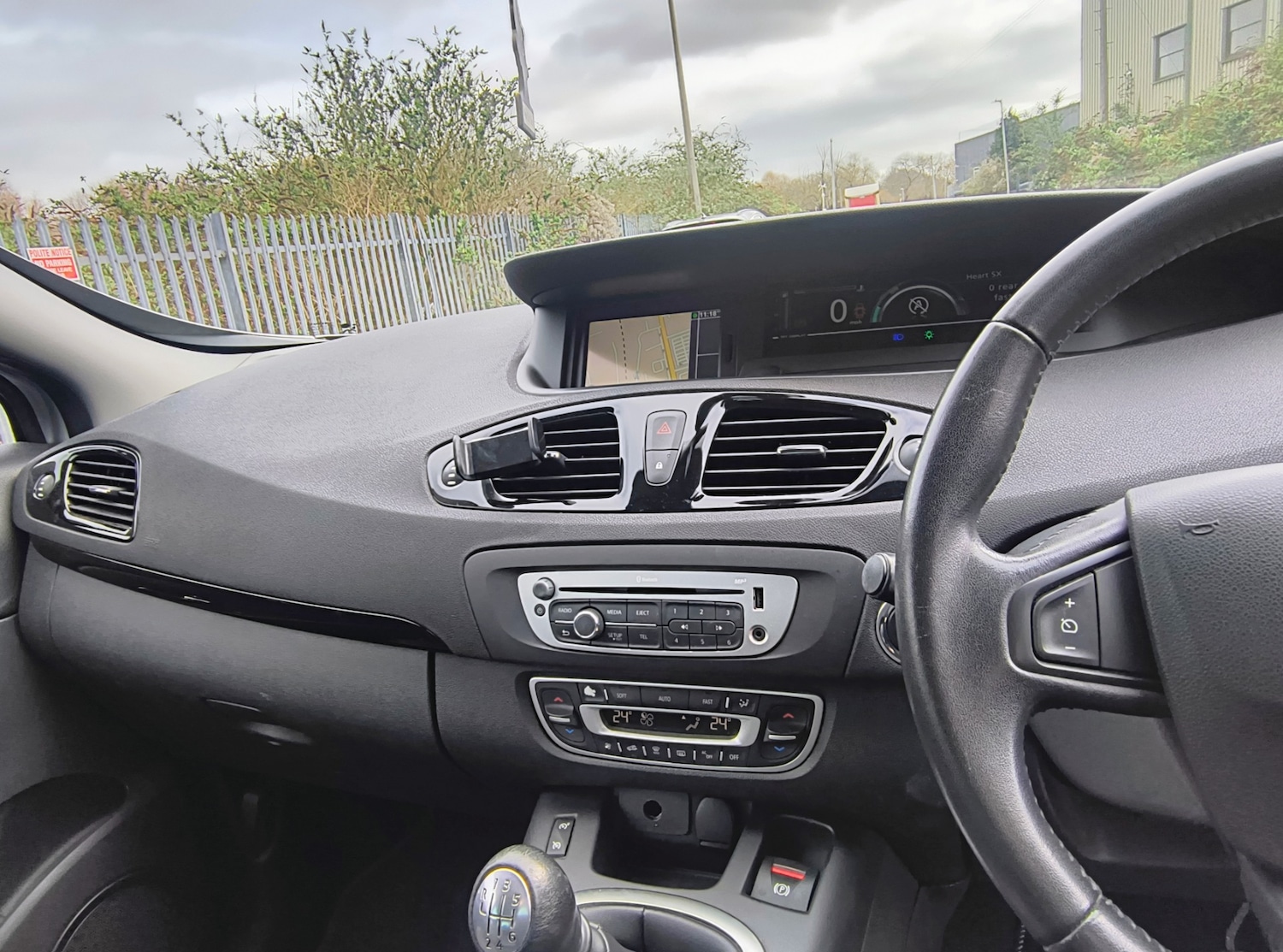 Used Renault Scenic 2015 for sale - 77529789: Photo 19