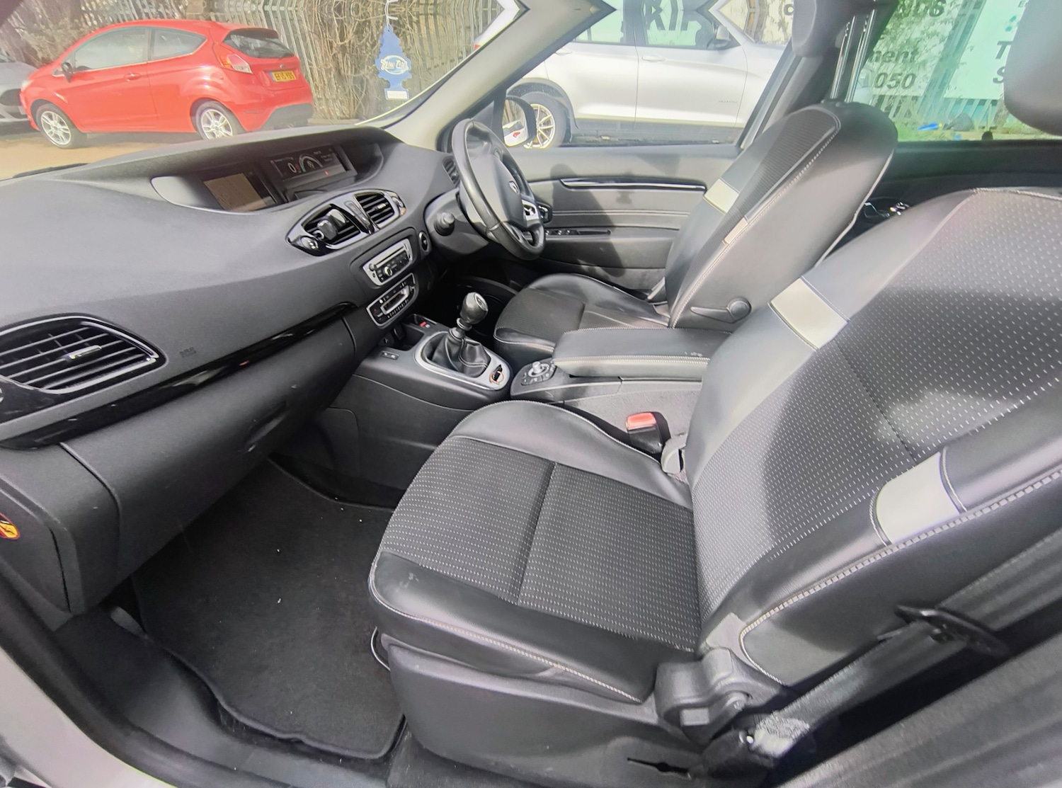 Used Renault Scenic 2015 for sale - 77529789: Photo 6