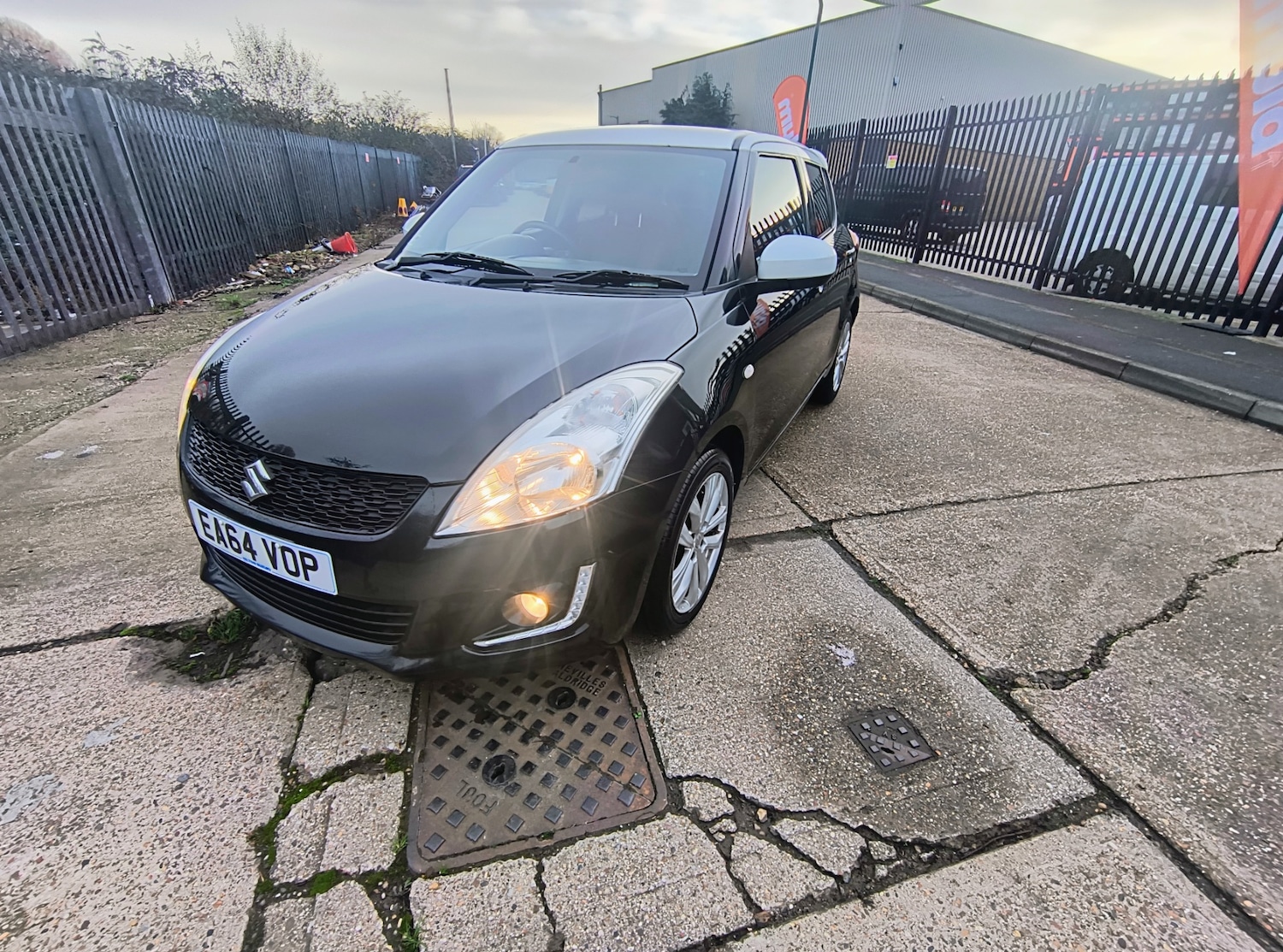 Used Suzuki Swift 2014 for sale - 76972117: Photo 4