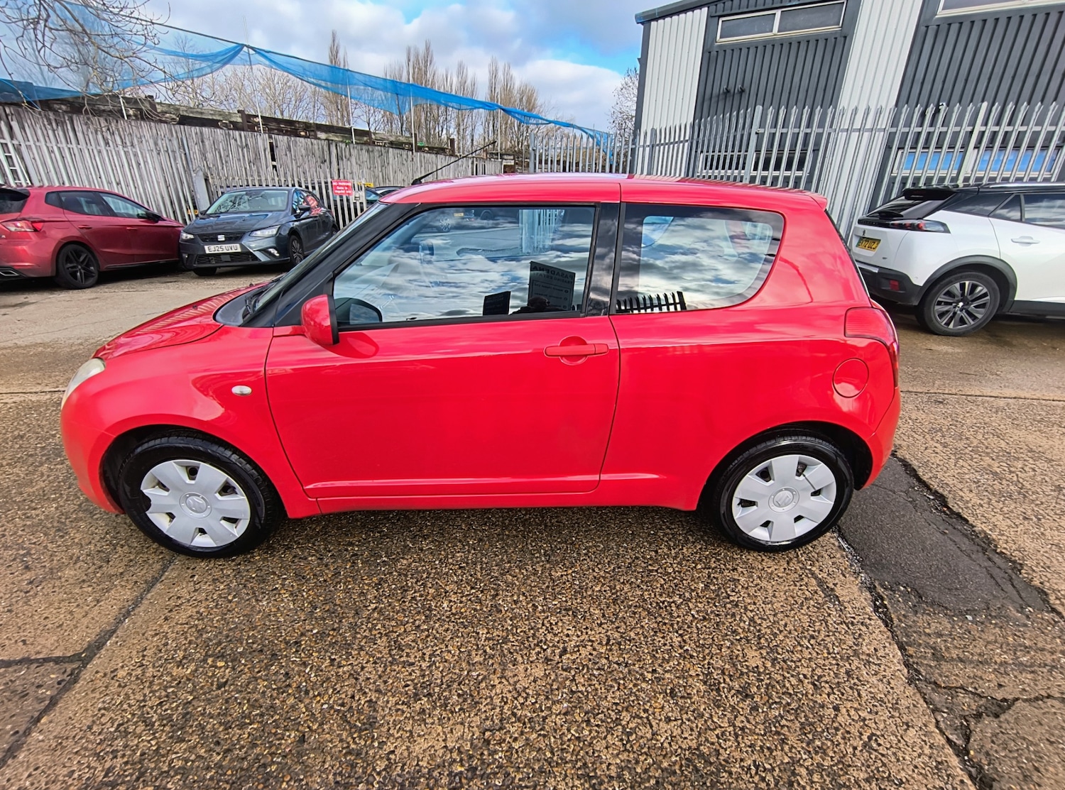 Used Suzuki Swift 2010 for sale - 77125694: Photo 4