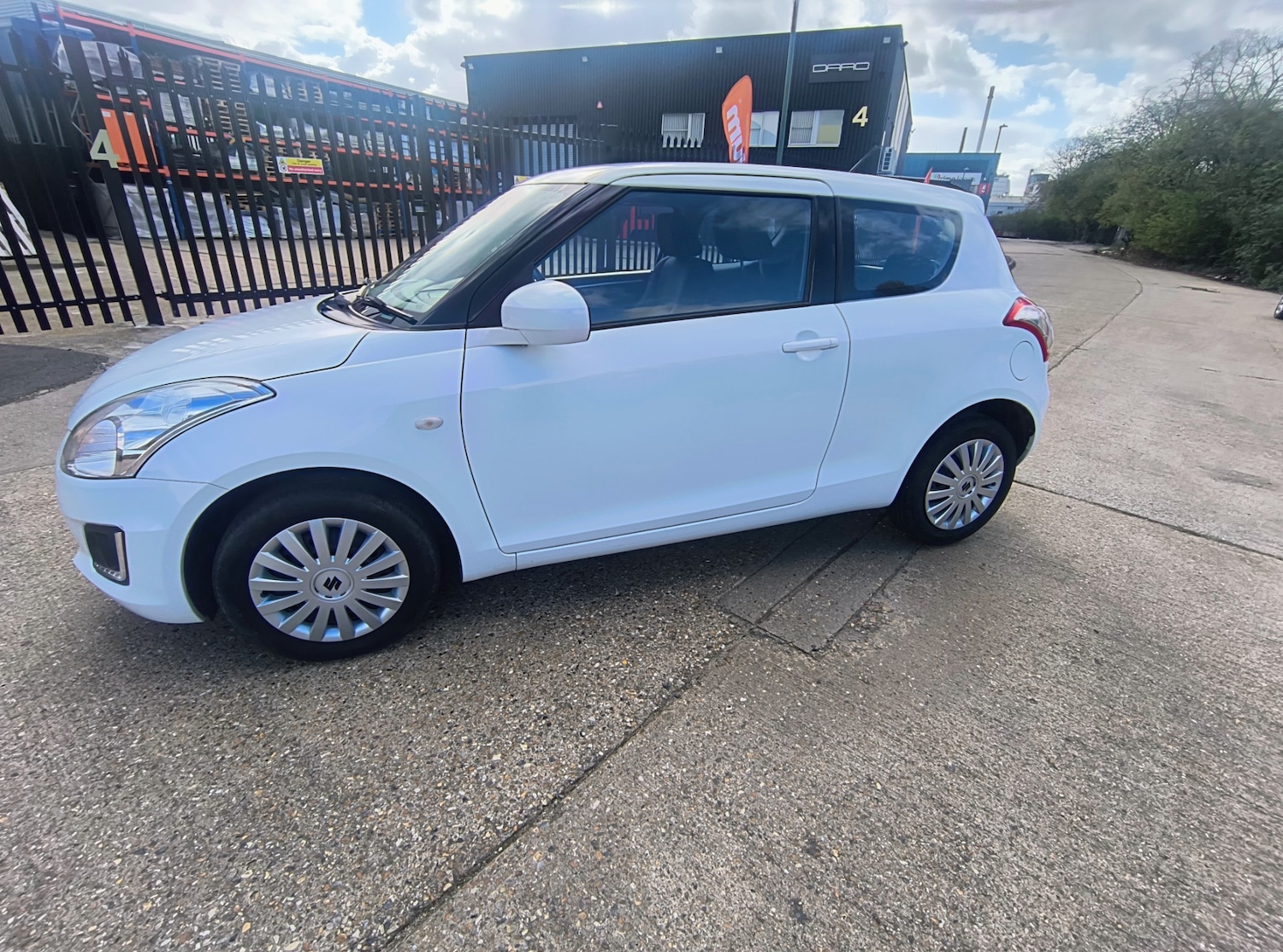 Used Suzuki Swift 2015 for sale - 78054403: Photo 5