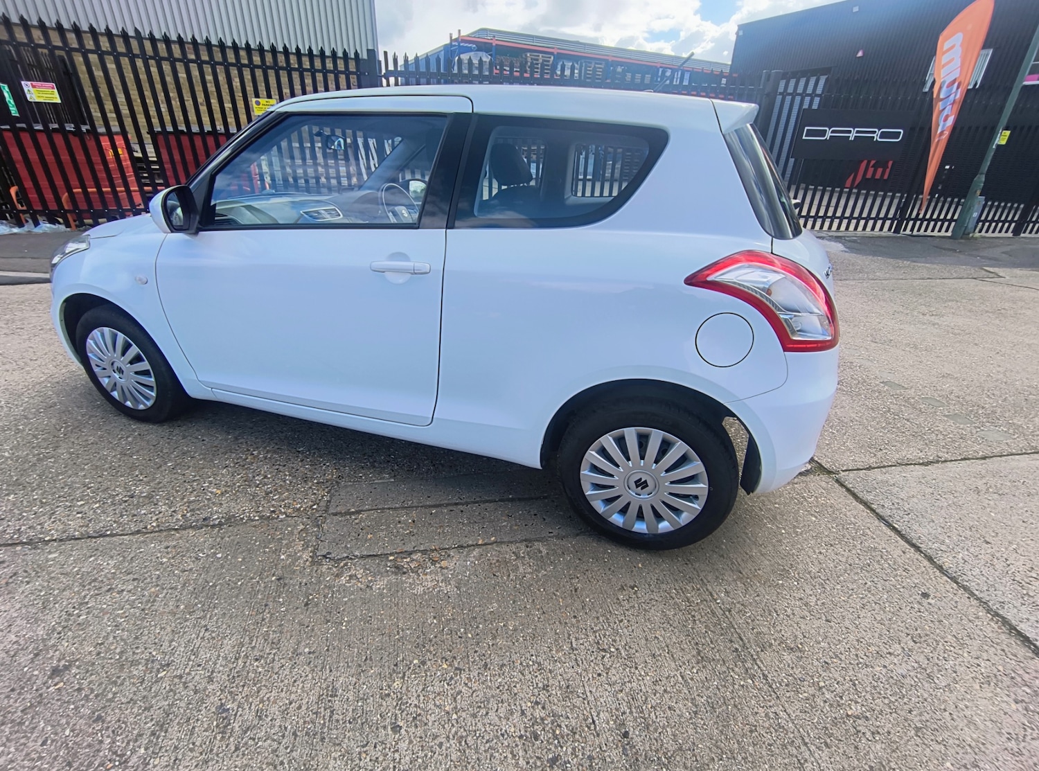 Used Suzuki Swift 2015 for sale - 78054403: Photo 6