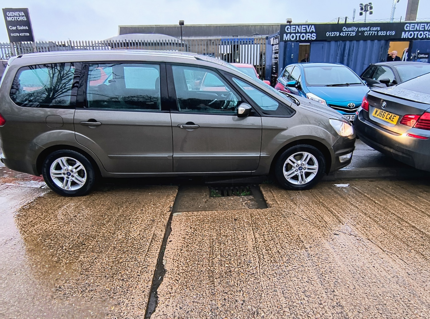 Used Ford Galaxy 2011 for sale - 76829514: Photo 2