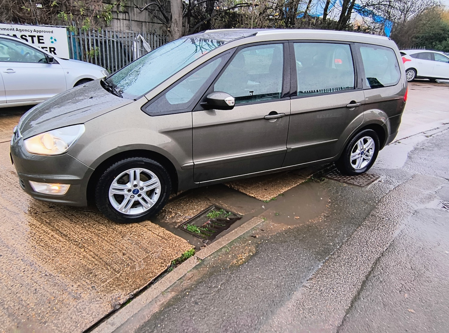 Used Ford Galaxy 2011 for sale - 76829514: Photo 3