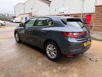 Used Renault Megane 2017 for sale - 76260019: Photo
