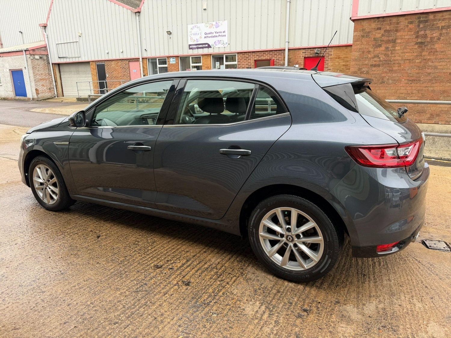 Used Renault Megane 2017 for sale - 76260019: Photo 7