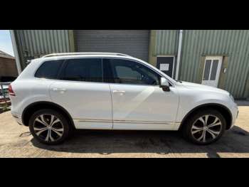 Used Volkswagen Touareg 2017 for sale - 74111070: Photo