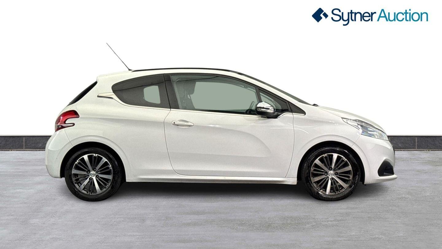 Used Peugeot 208 2016 for sale - 76166409: Photo 18
