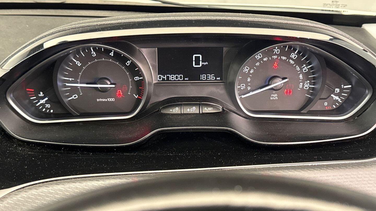 Used Peugeot 208 2016 for sale - 76166409: Photo 6