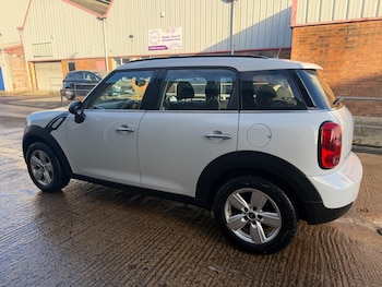 Used MINI Countryman 2015 for sale - 77215002: Photo