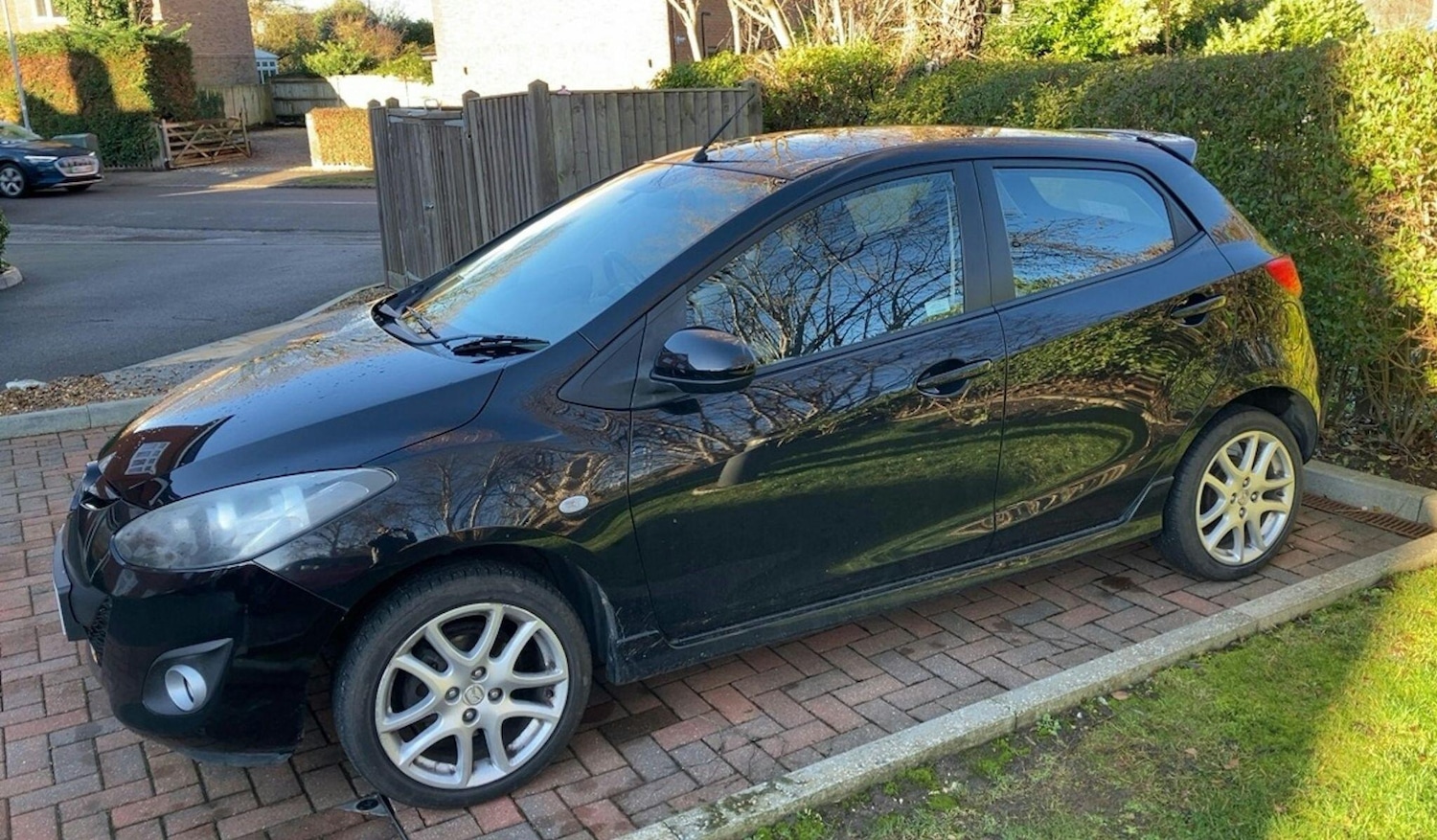 Used Mazda Mazda2 2011 for sale - 77237776: Photo 2